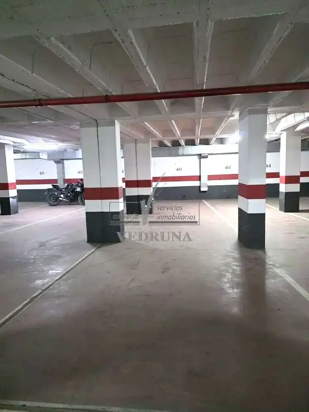 Parkplatz von Garage zur Miete in Zaragoza