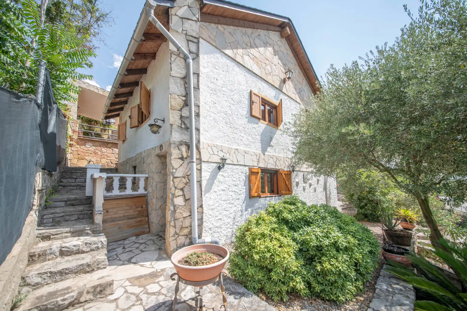 Außenansicht von Country house zum Verkauf in La Torre de Claramunt mit Privatgarten, Terrasse und Möbliert