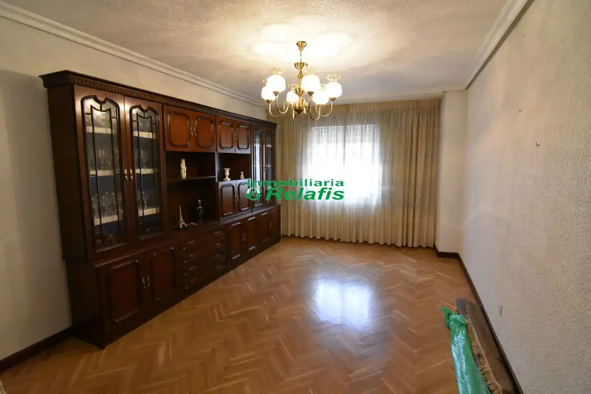 Flat with terrace for sale in San Blas 8-10