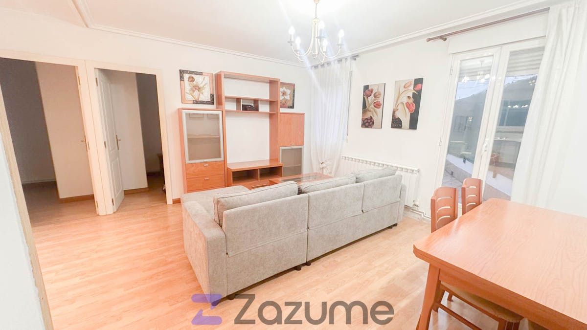 Sala d'estar de Pis de lloguer en  Logroño amb Calefacció, Parquet i Terrassa