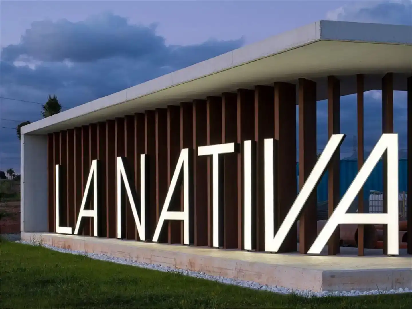 Vista exterior de Casa o xalet en venda en Albolote amb Jardí privat i Piscina