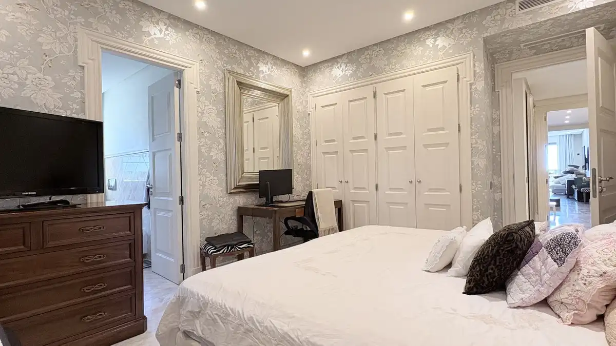 Bedroom of Flat for sale in Marbella  with Terrace, Storage room and Swimming Pool