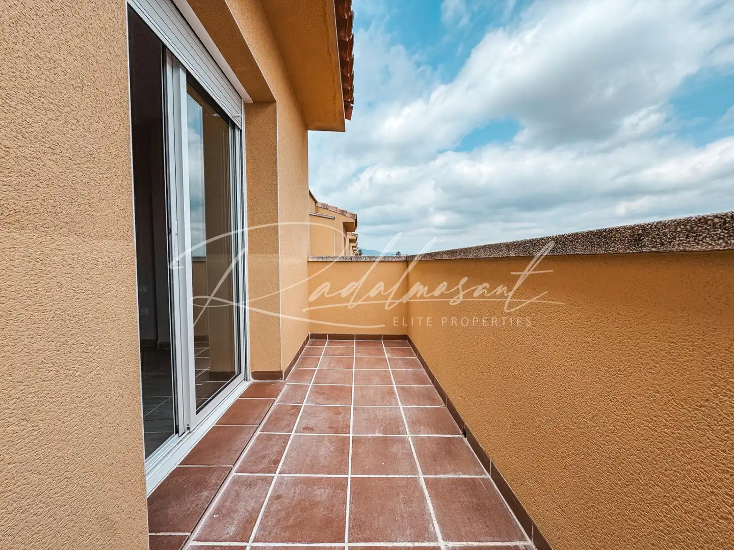 Terrasse von Einfamilien-Reihenhaus zum Verkauf in Alcover mit Privatgarten und Terrasse