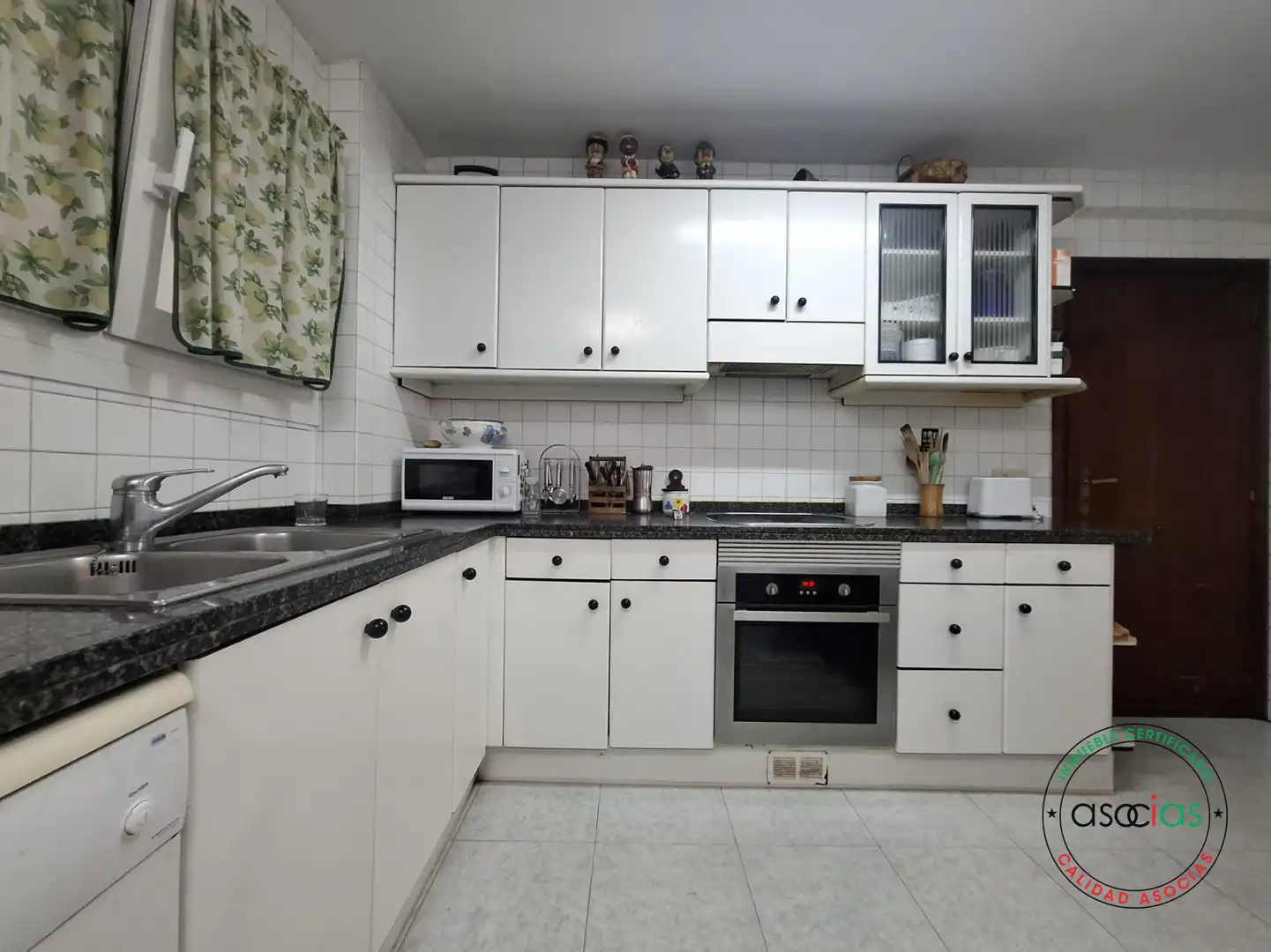 Cuina de Pis en venda en Gijón  amb Calefacció, Parquet i Terrassa