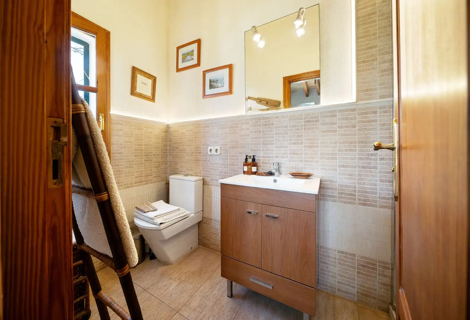 Badezimmer von Country house zum Verkauf in Andratx mit Klimaanlage, Heizung und Privatgarten