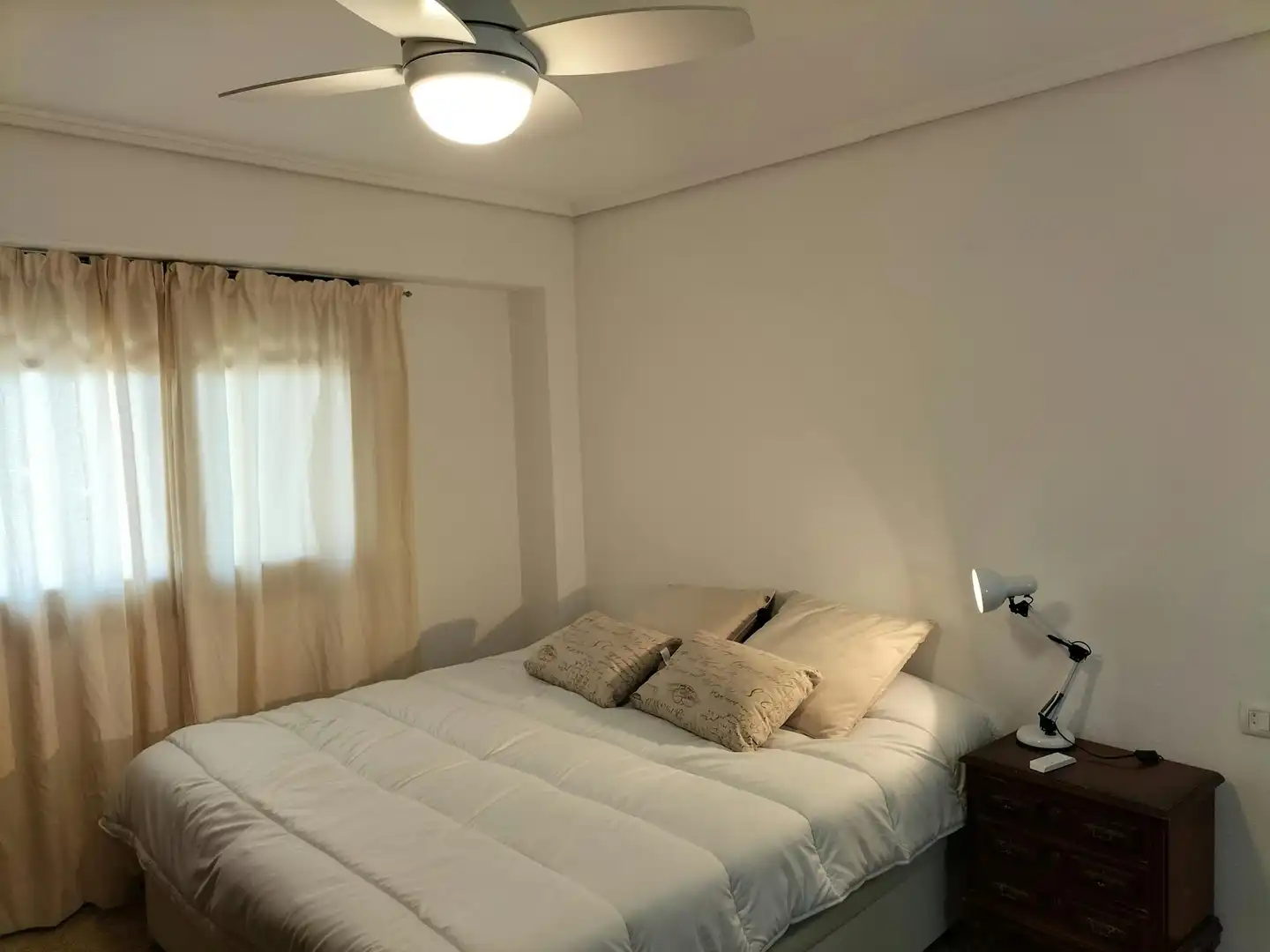 Habitación de Piso para compartir en Valencia con Calefacción, Amueblado y Lavadora