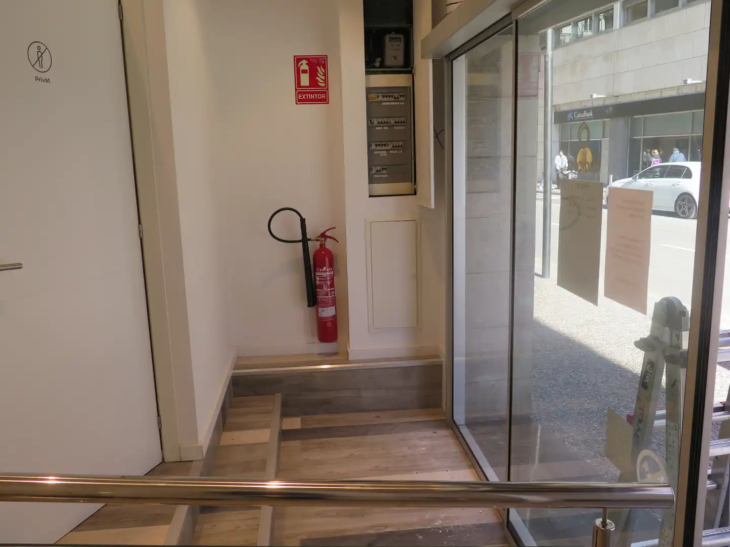 Local de alquiler en Carrer Migdia, Eixample Nord
