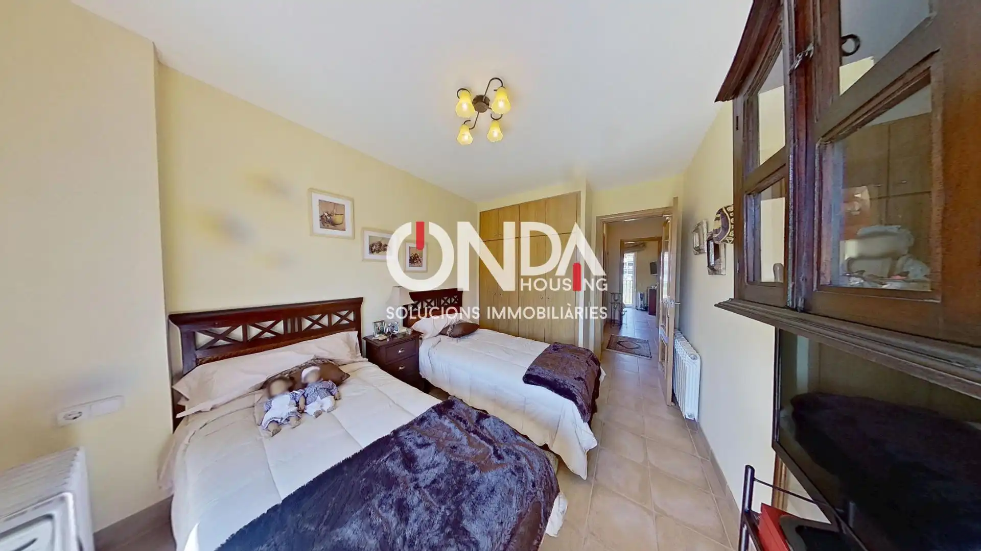 Habitación de Casa adosada en venta en Tremp con Calefacción, Terraza y Trastero