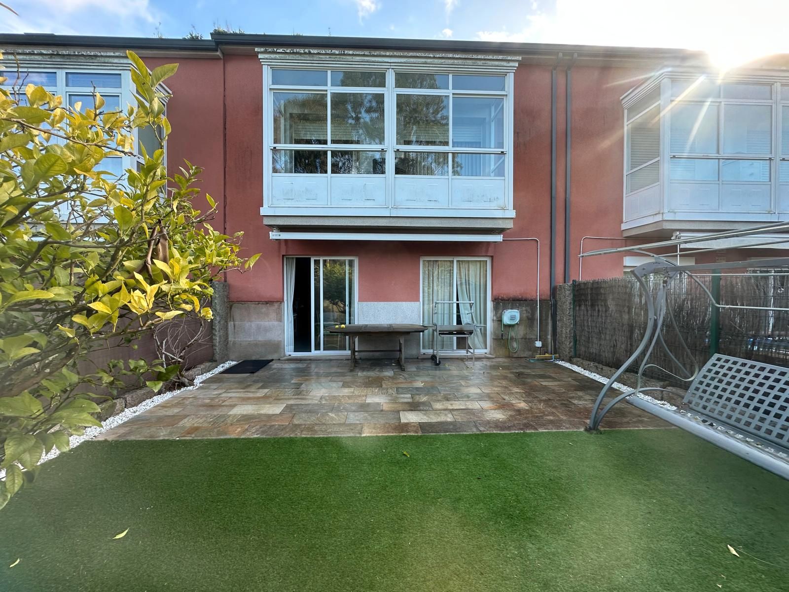 Terrasse von Einfamilien-Reihenhaus zum Verkauf in A Coruña Capital  mit Heizung, Privatgarten und Parkett