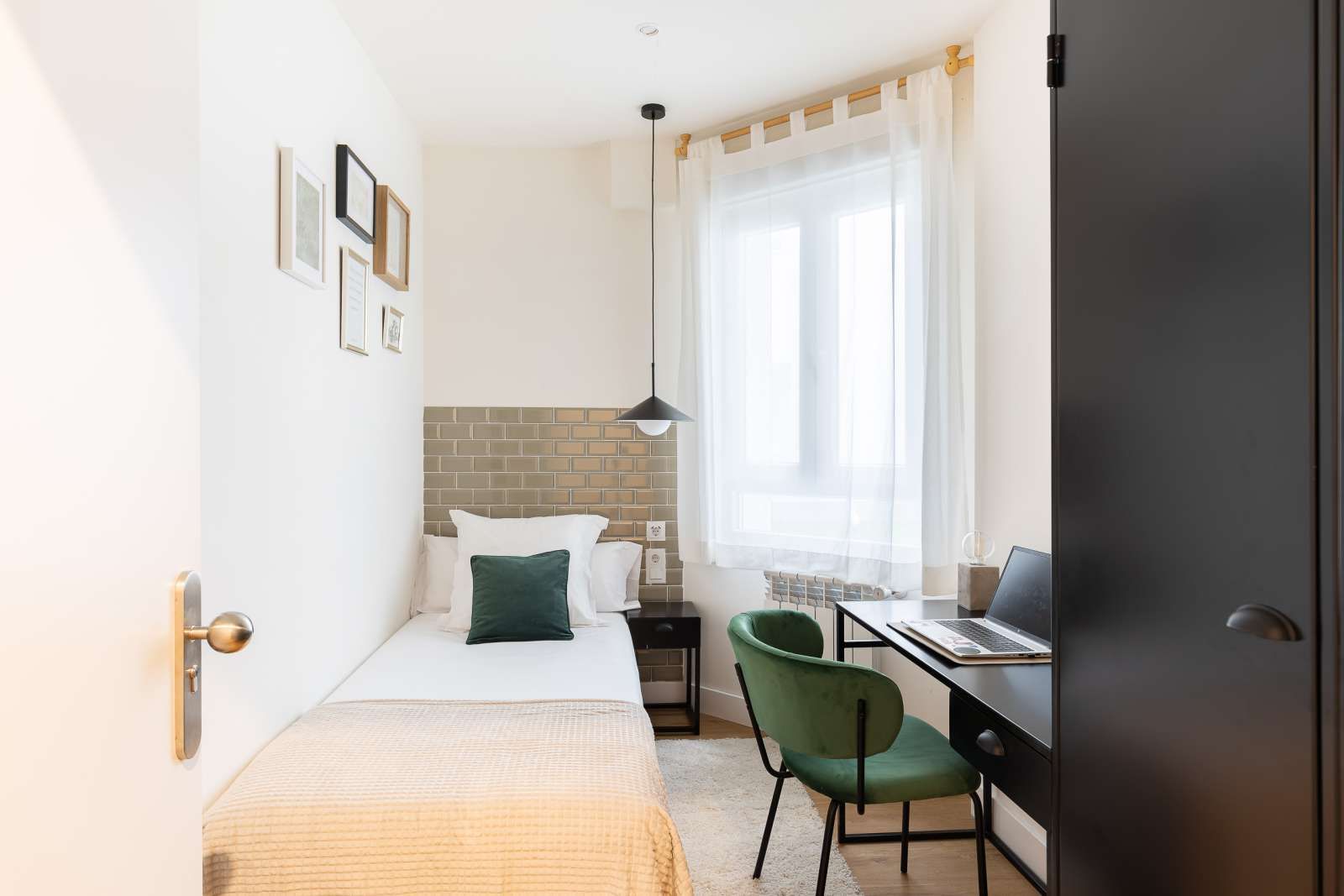 Bedroom of Flat to share in Bilbao   with Air Conditioner and Terrace