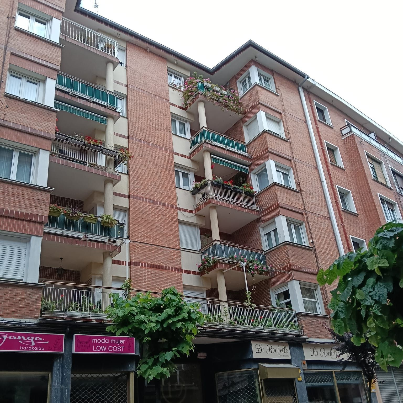Vista exterior de Pis en venda en Barakaldo  amb Calefacció i Terrassa
