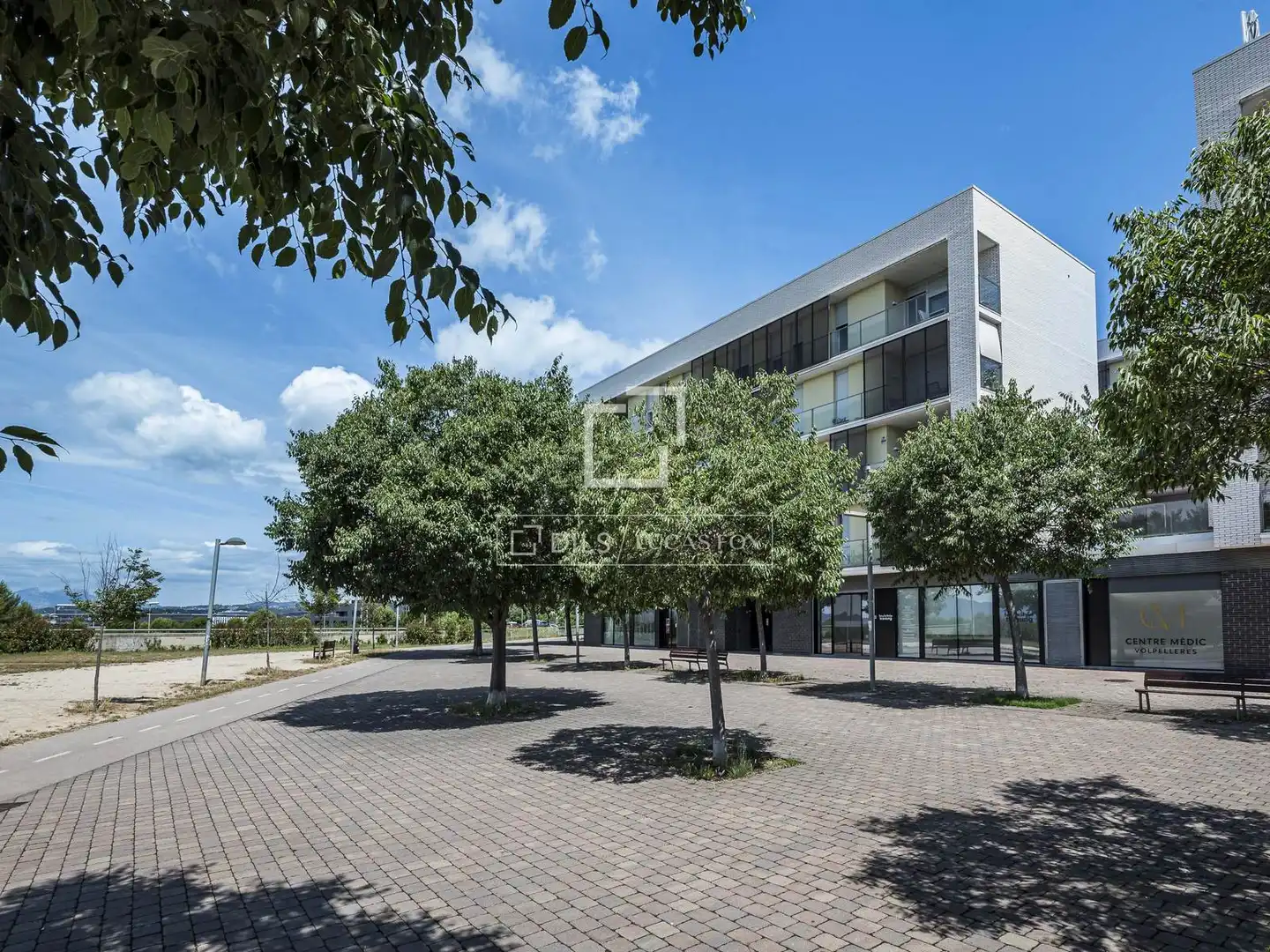 Außenansicht von Wohnung zum Verkauf in Sant Cugat del Vallès mit Klimaanlage, Terrasse und Schwimmbad