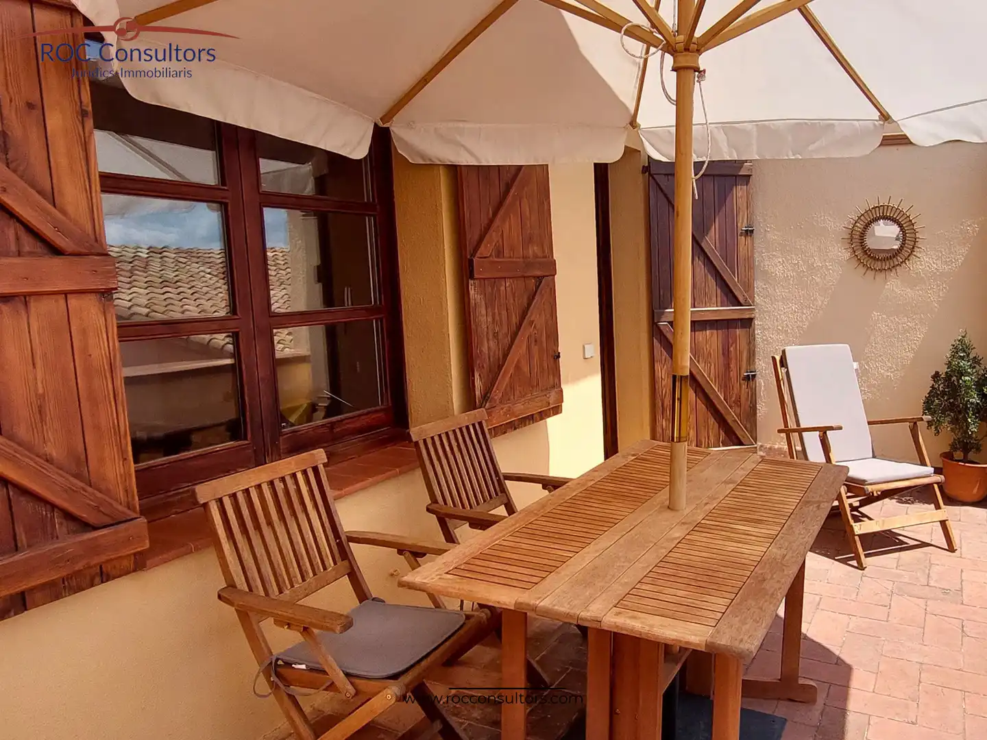 Terrasse von Einfamilien-Reihenhaus zum Verkauf in Berga mit Heizung