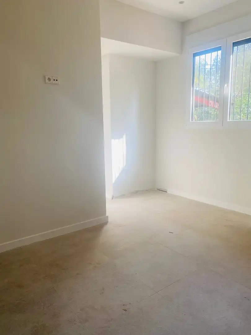 Flat for sale in Paterna  with Air Conditioner, Heating and Oven
