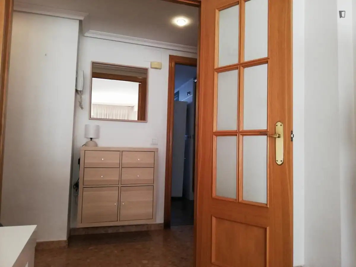 Apartament per a compartir en Valencia amb Aire condicionat, Moblat i Forn