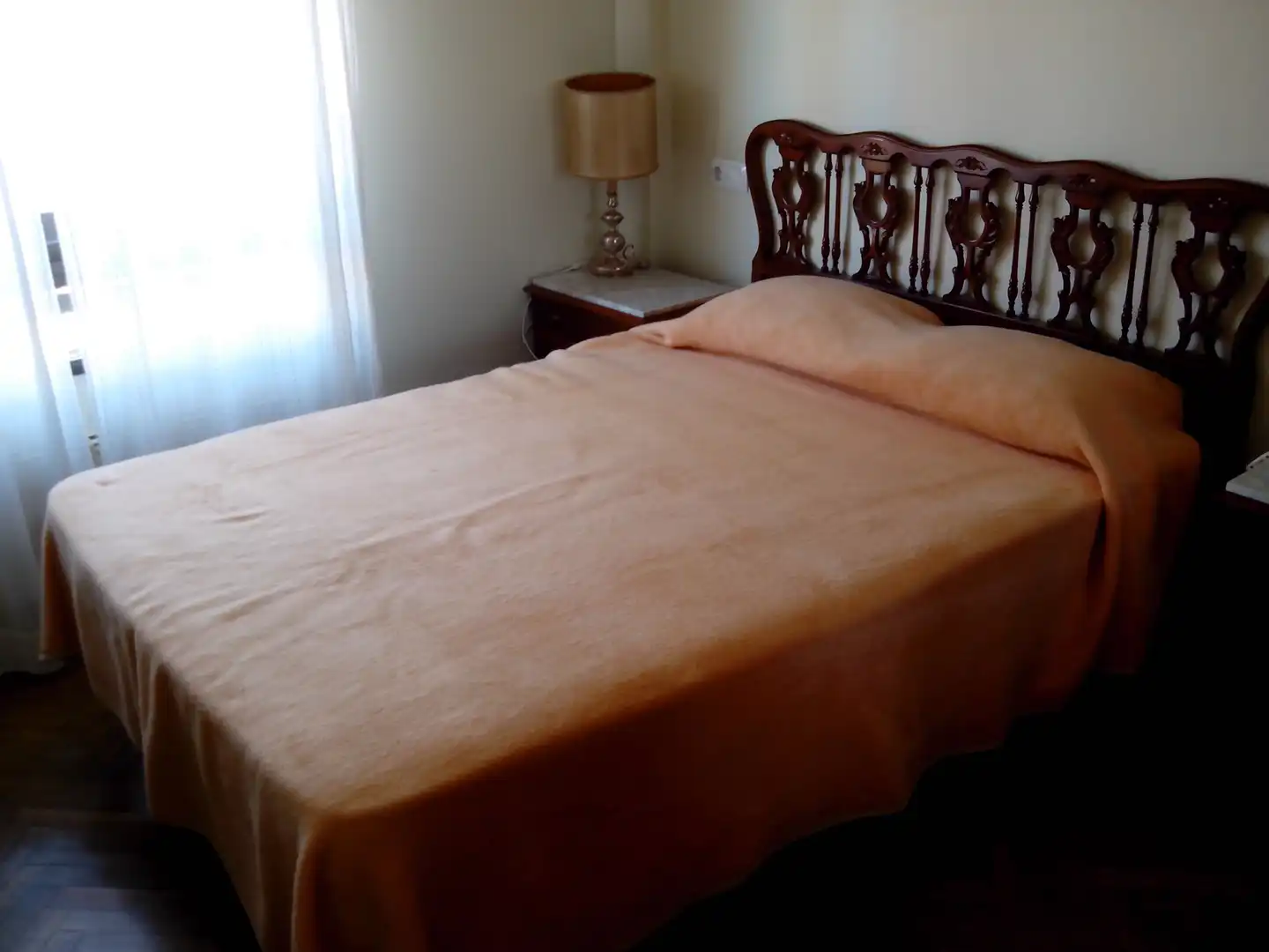 Dormitori de Pis en venda en Oviedo  amb Calefacció, Parquet i Traster