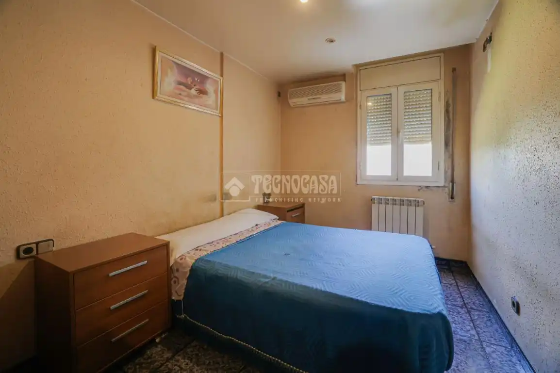 Schlafzimmer von Wohnung zum Verkauf in Terrassa mit Klimaanlage