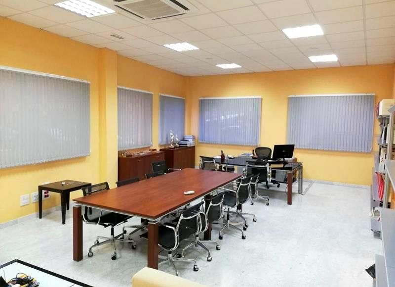 Premises for sale in Estepona