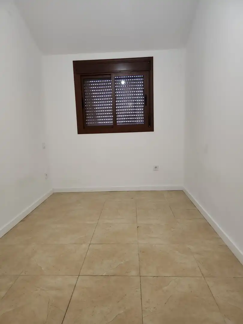 Schlafzimmer von Maisonette zur Miete in Yuncos mit Abstellraum, Ofen und Balkon