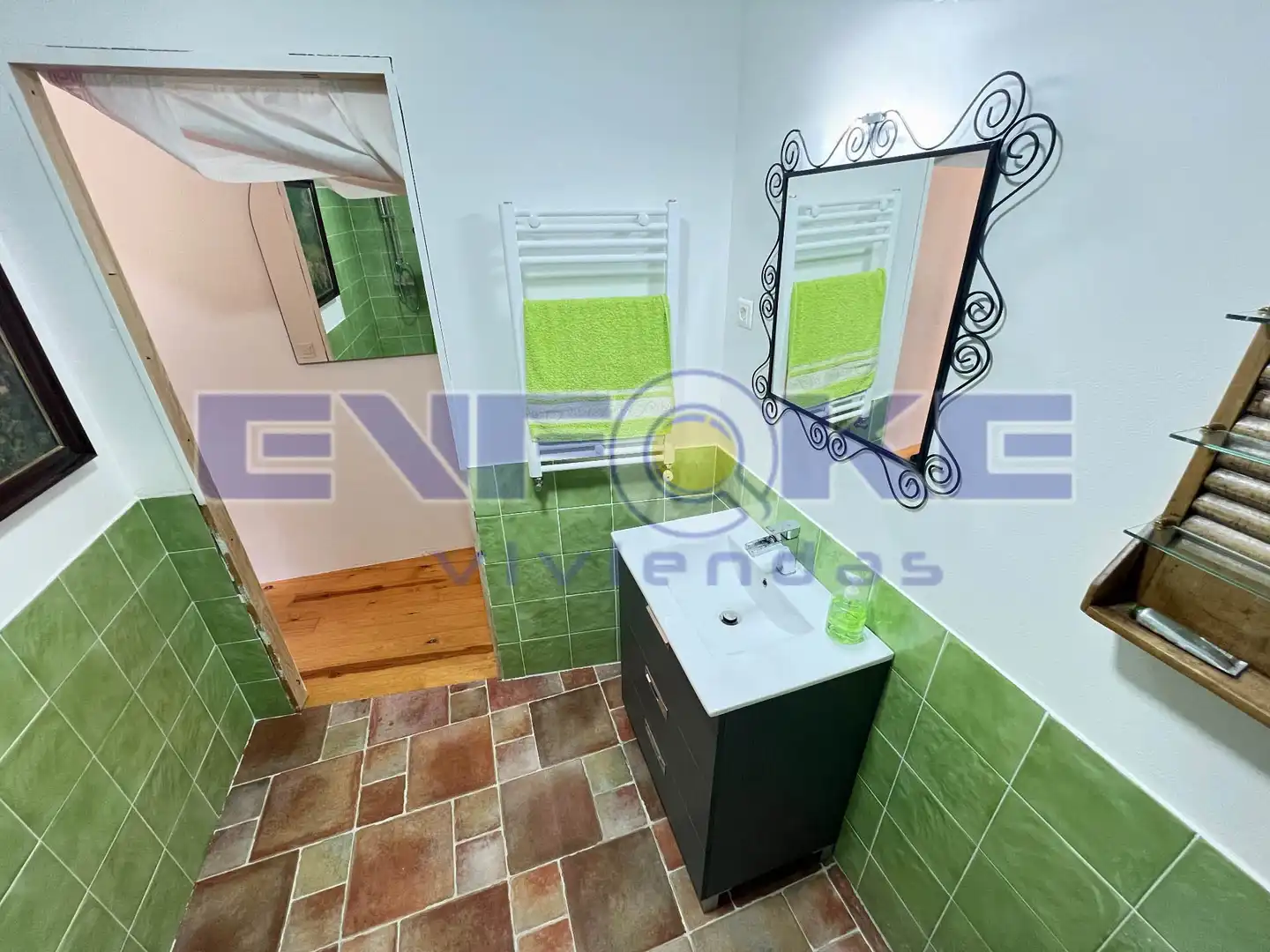 Badezimmer von Einfamilien-Reihenhaus zum Verkauf in Moratilla de los Meleros mit Heizung, Parkett und Möbliert