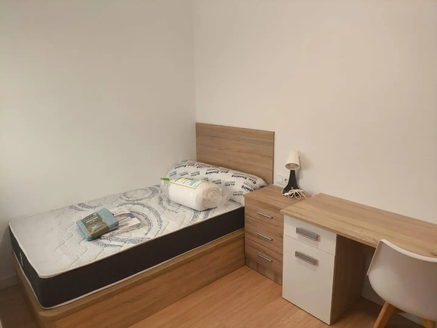 Habitación de Piso de alquiler en Murcia con Amueblado