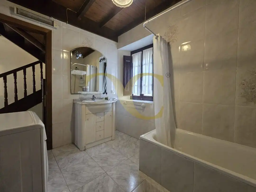 Baño de Casa o chalet en venta en Llanes con Calefacción, Jardín privado y Terraza
