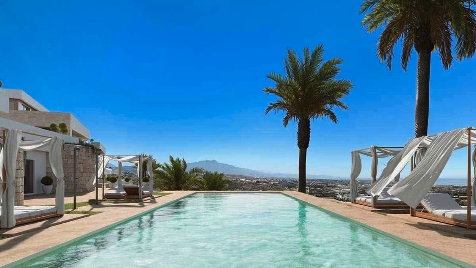 Piscina de Dúplex en venda en Estepona amb Aire condicionat, Terrassa i Traster