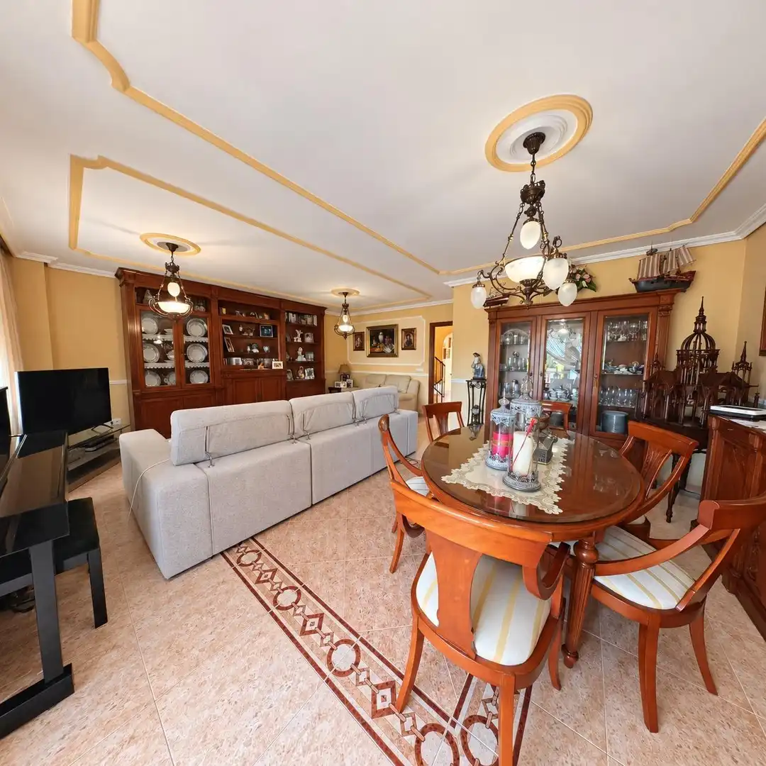 Sala de estar de Casa adosada en venta en Escandinavia - Cautivador
