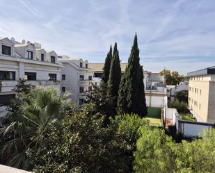 Vista exterior de Pis de lloguer en  Sevilla Capital amb Aire condicionat, Calefacció i Moblat