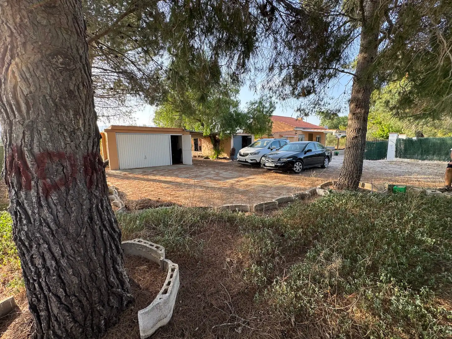 Aparcament de Casa o xalet en venda en Villena amb Aire condicionat, Jardí privat i Terrassa