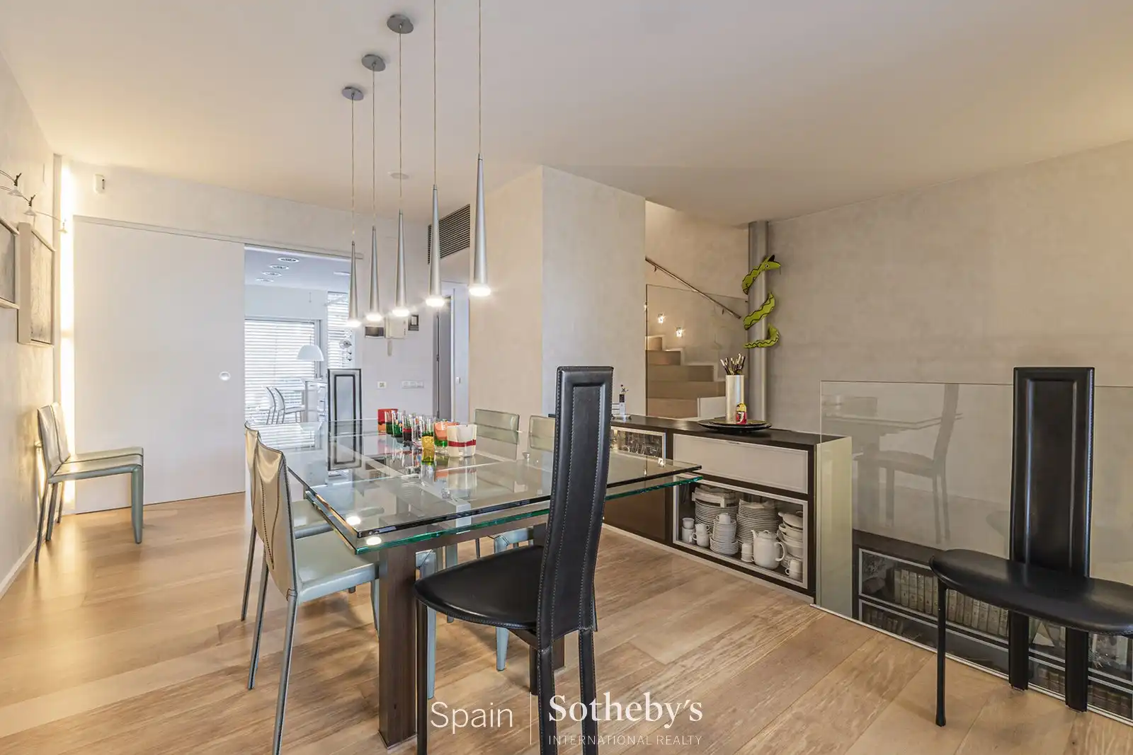 Menjador de Casa o xalet en venda en Barcelona amb Aire condicionat, Jardí privat i Terrassa