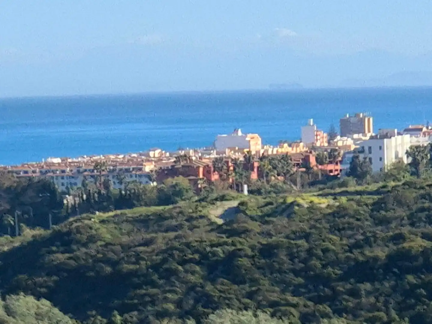 Vista exterior de Àtic en venda en Casares amb Jardí privat i Piscina comunitària