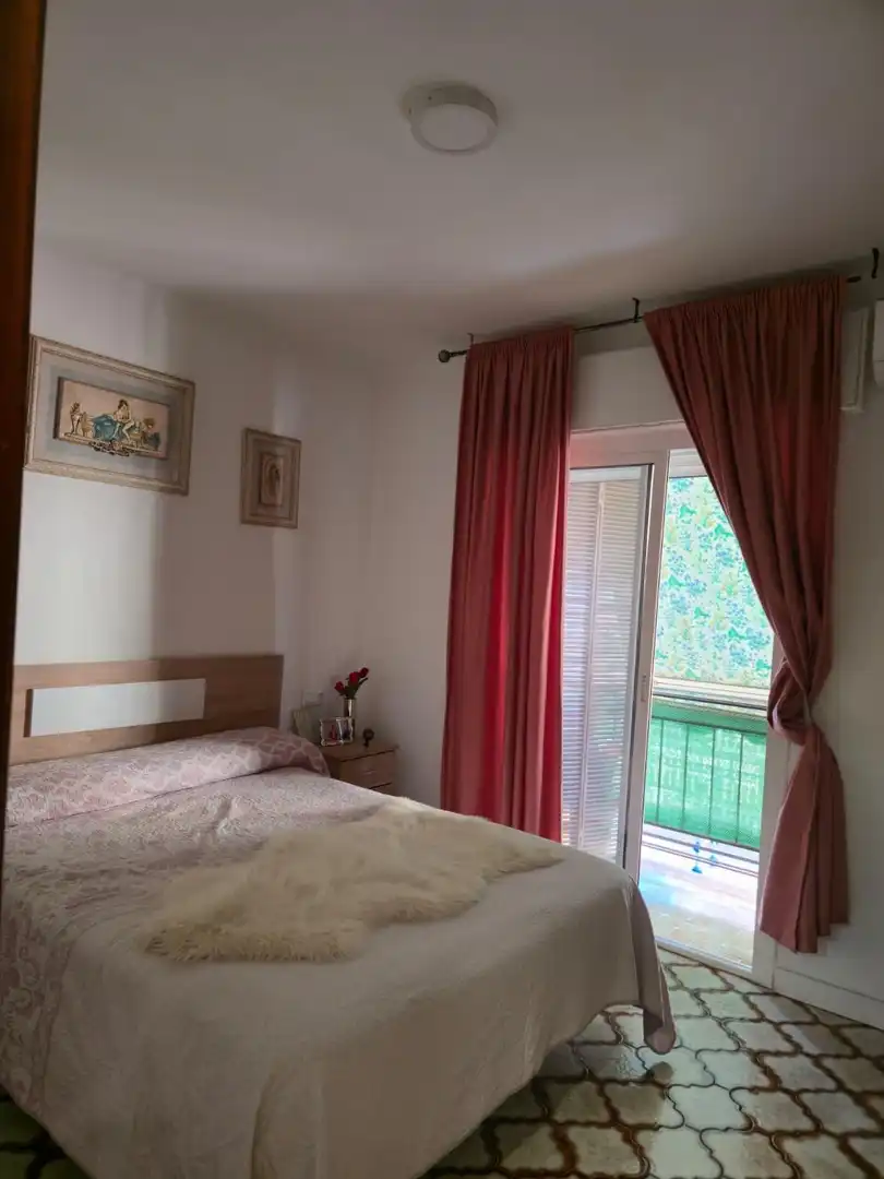 Bedroom of Flat for sale in Granada  with Terrace, Furnished and Balcony