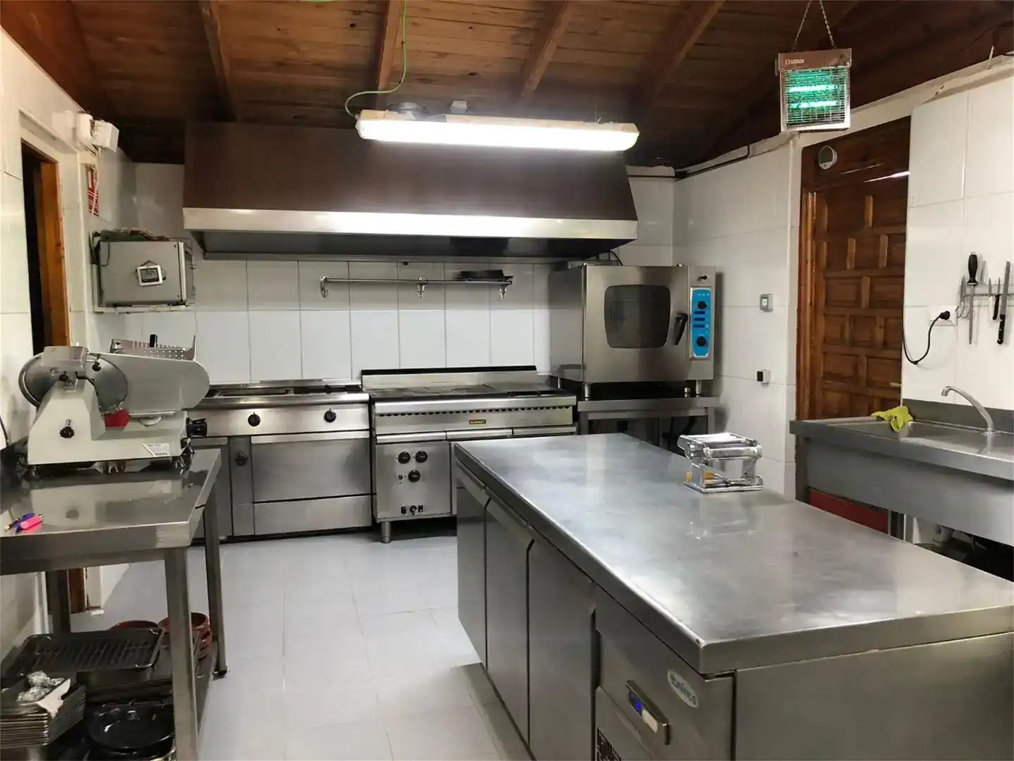 Cuina de Finca rústica en venda en Nevada amb Aire condicionat, Piscina i Balcó