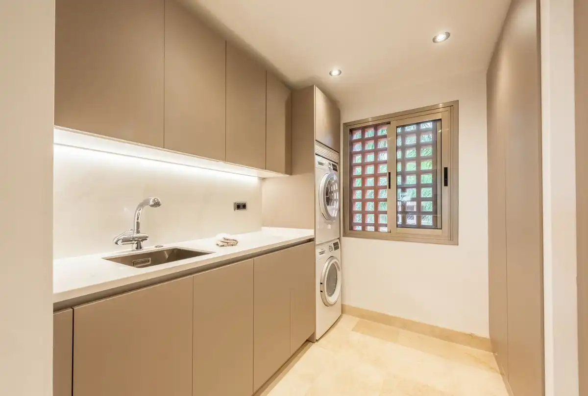 Penthouse with pool for sale in Selwo, imagen 20