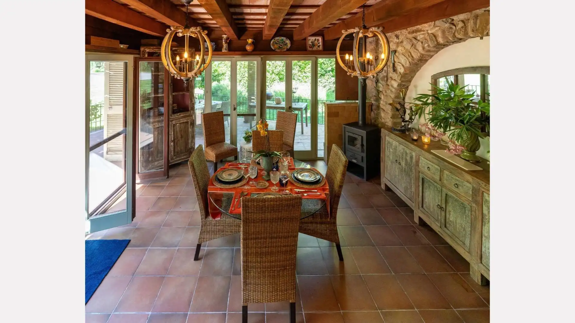 Comedor de Finca rústica en venta en Esponellà con Aire acondicionado, Calefacción y Jardín privado