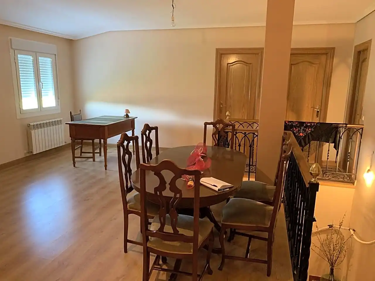 Menjador de Casa o xalet en venda en  Logroño amb Calefacció, Parquet i Terrassa