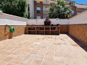 Casa con balcón en venta en Maracena