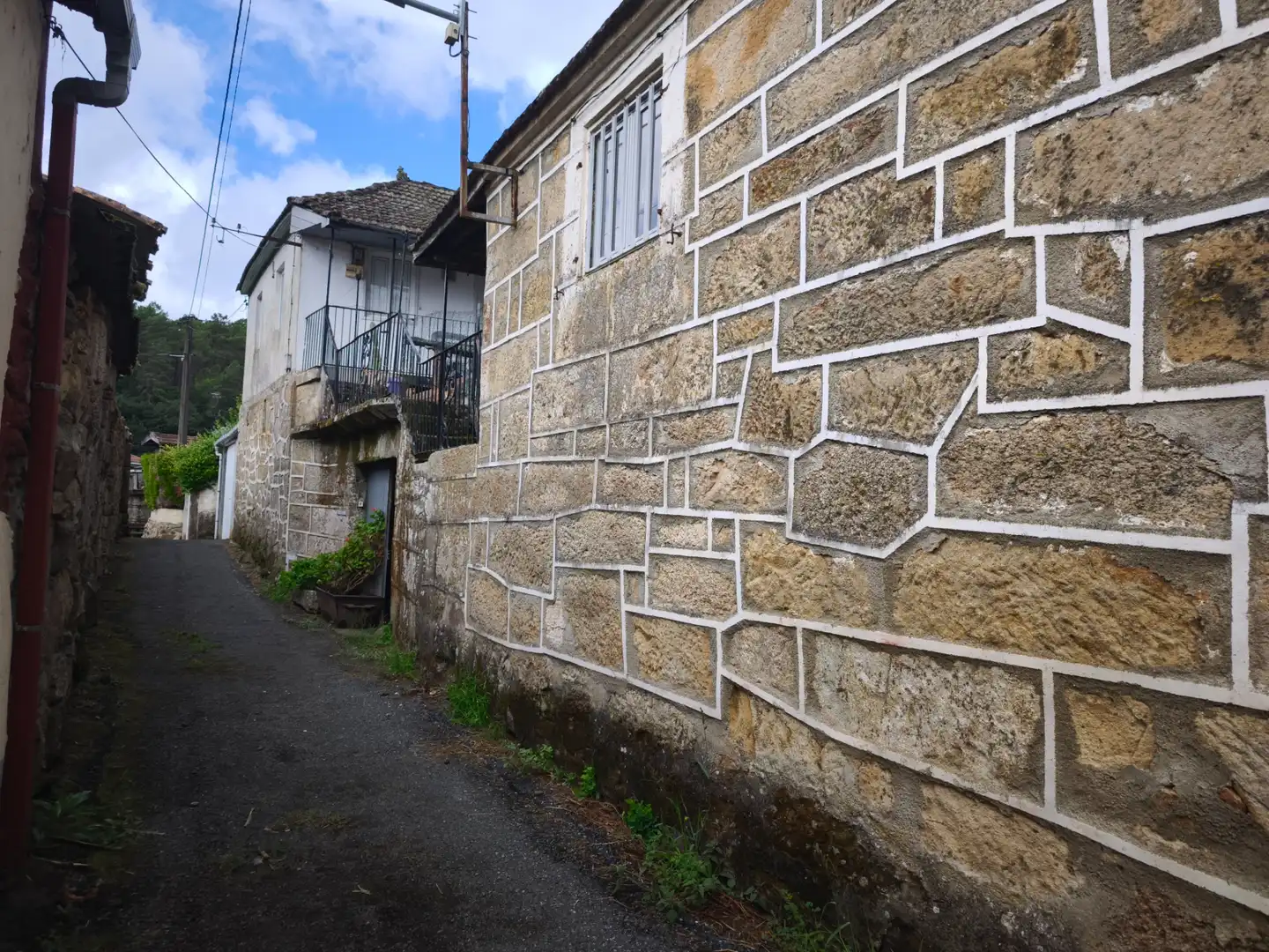 Country house with terrace for sale in Lugar 16
