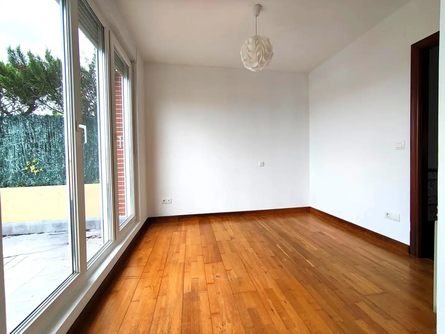 Sala d'estar de Apartament en venda en El Astillero   amb Calefacció, Terrassa i Piscina comunitària