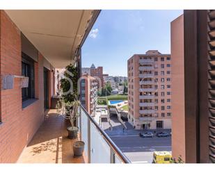 Exterior view of Attic for sale in  Tarragona Capital  with Air Conditioner, Swimming Pool and Balcony