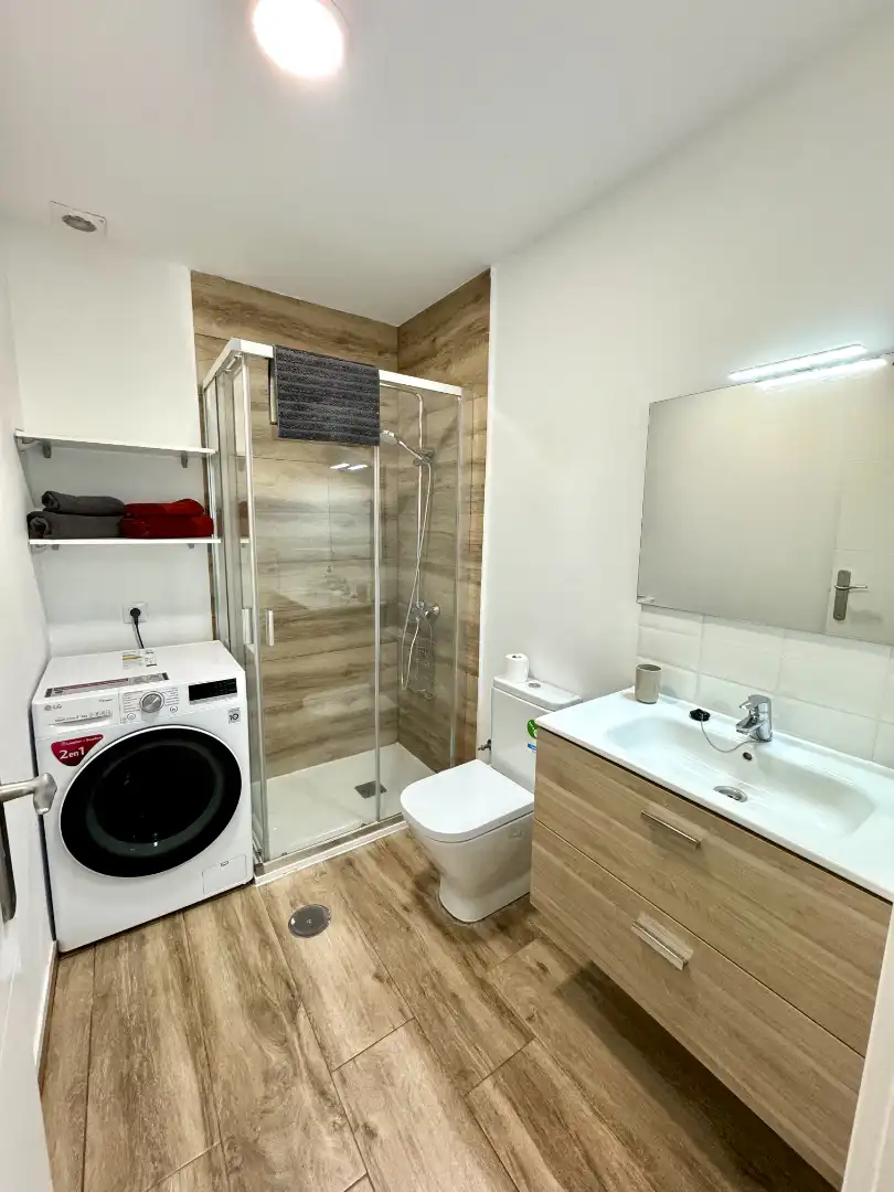 Bathroom of Apartments for rent in Santa Cruz de Tenerife  with Air Conditioner, Furnished and Oven