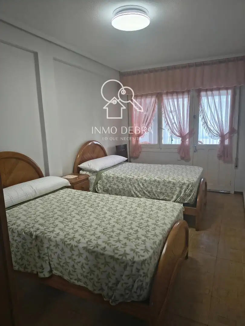 Schlafzimmer von Wohnung zum Verkauf in Cudillero mit Parkett, Terrasse und Möbliert