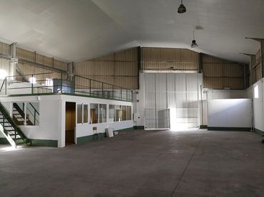 Nau industrial de lloguer a Periurbano Este - Campiña