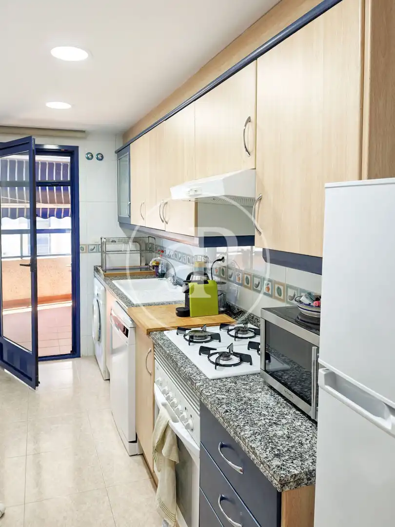 Cocina de Piso de alquiler en Valencia con Aire acondicionado, Calefacción y Terraza
