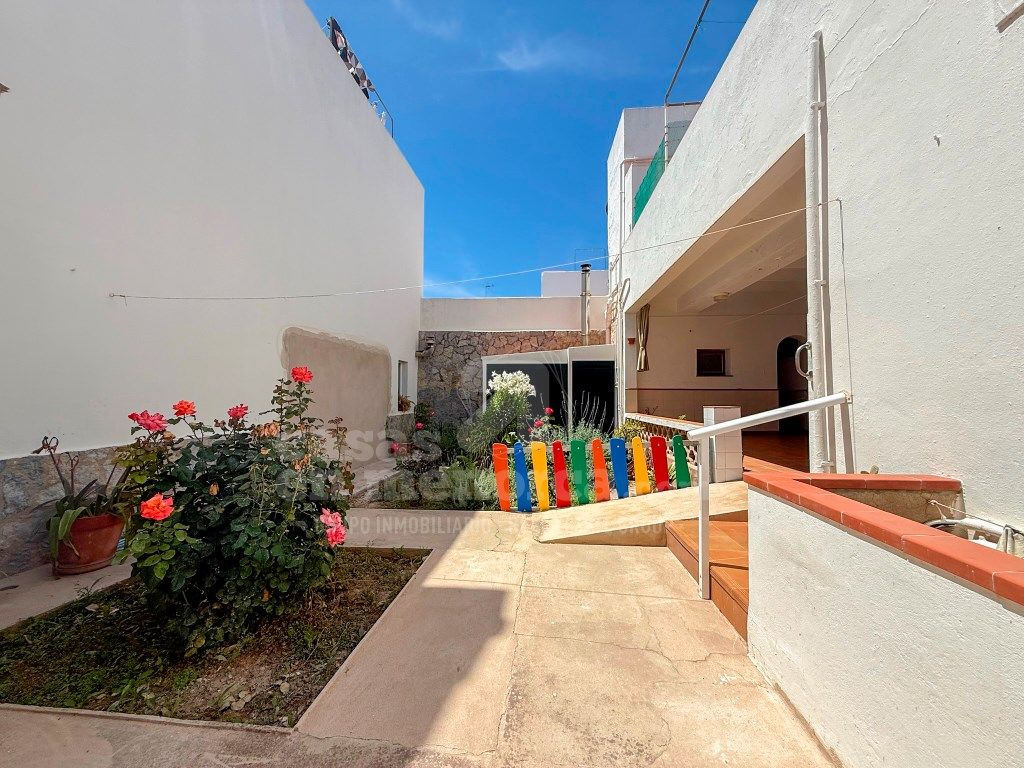 Jardí de Edifici en venda en Es Castell