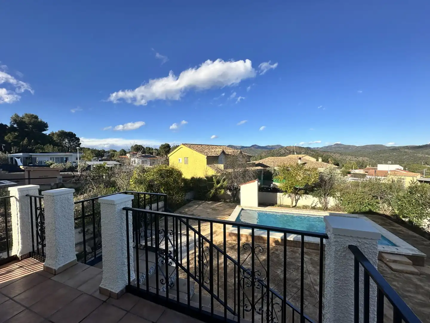 Vista exterior de Casa o xalet en venda en Algar de Palància amb Aire condicionat, Calefacció i Jardí privat