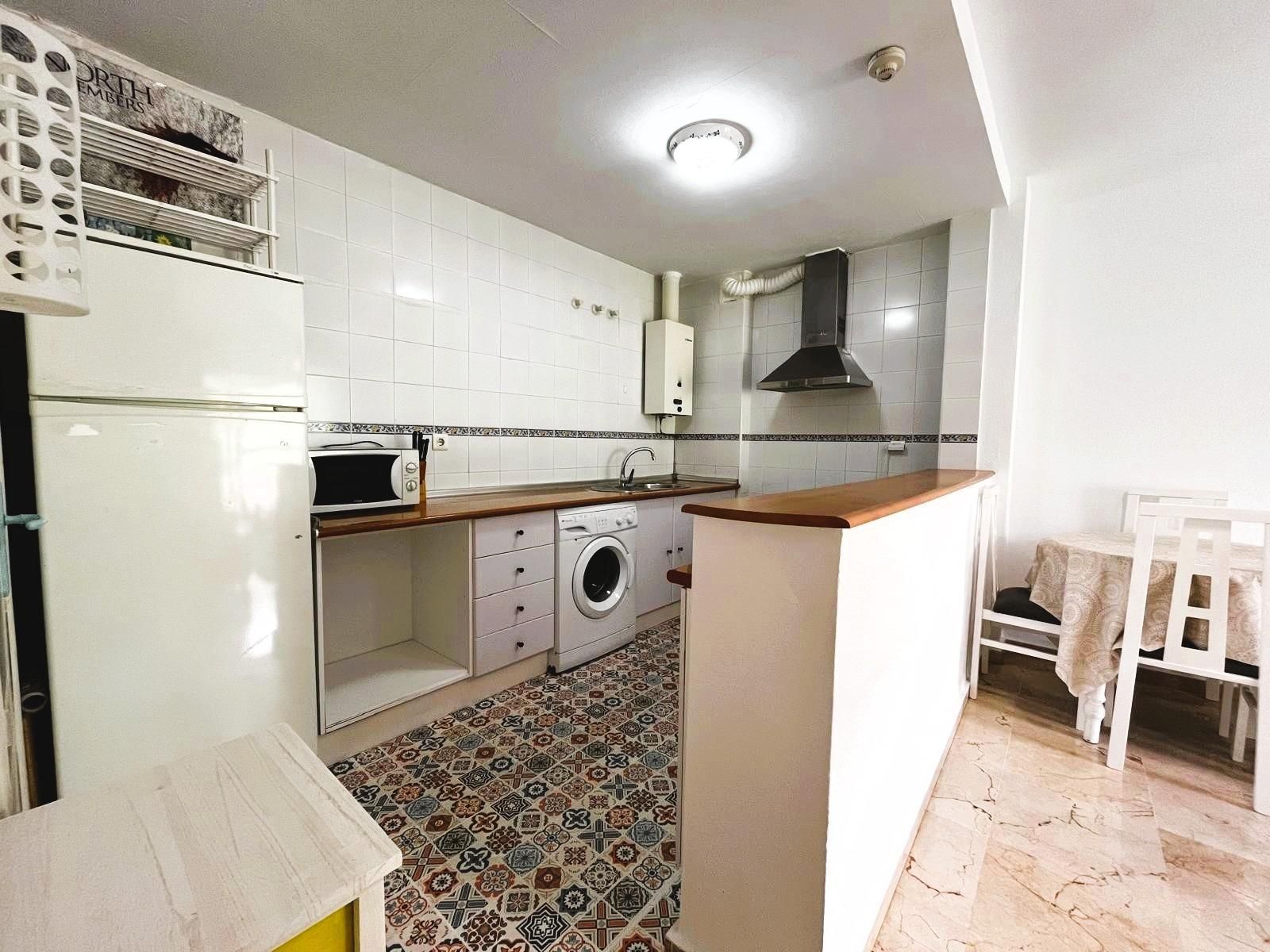 Cuina de Apartament en venda en San Roque amb Alarma i Piscina comunitària