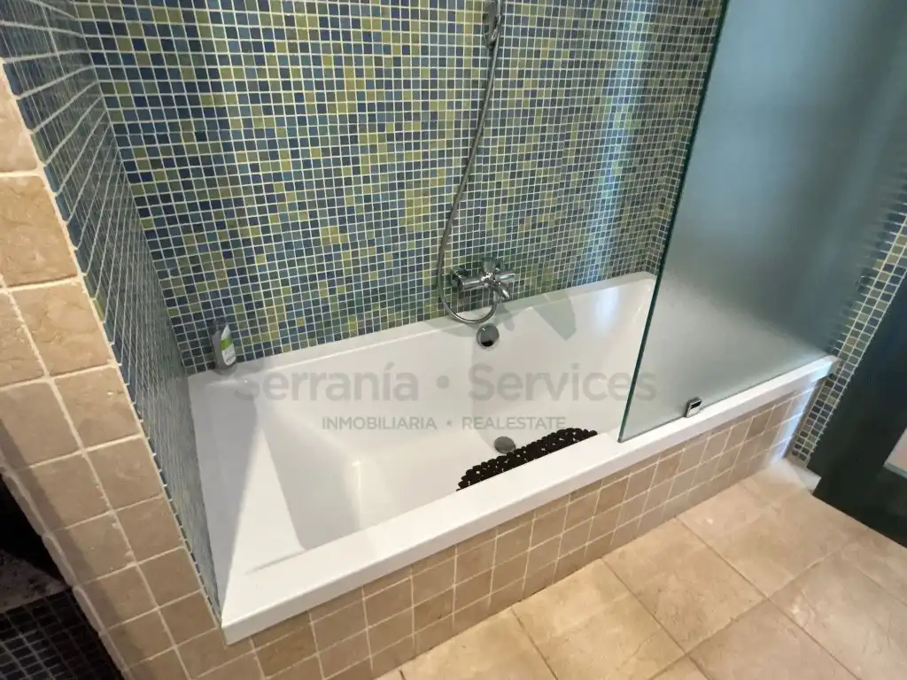 Bathroom of Houses for sale in Ronda