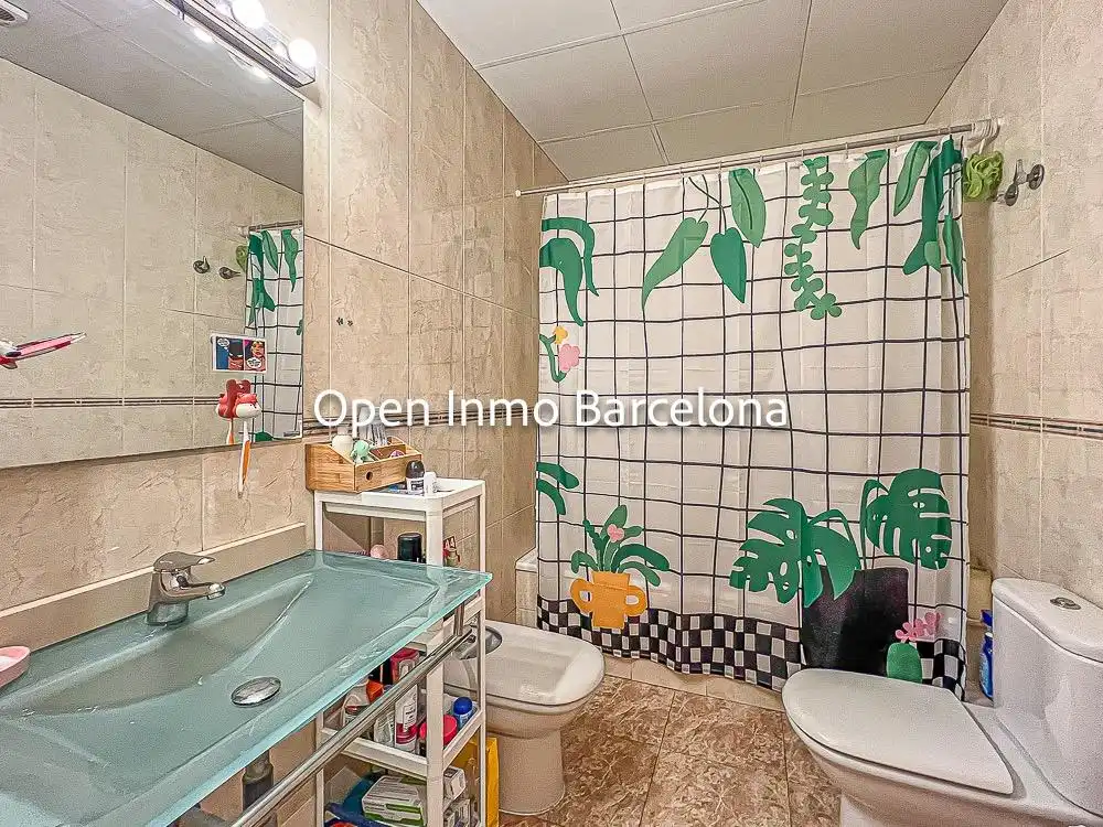 Bathroom of Duplexes for sale in Vilanova i la Geltrú  with Air Conditioner, Heating and Terrace